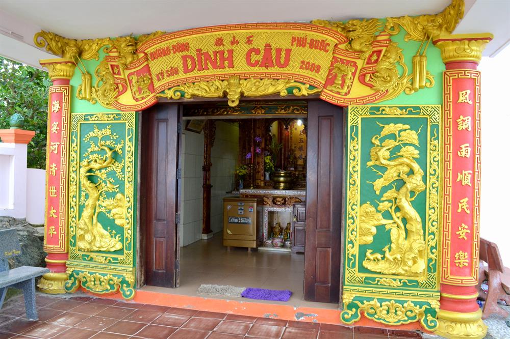 Cận cảnh kiến trúc thờ Cậu.