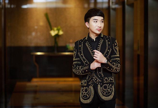 Sau khi ra mắt thành công dự án âm nhạc và đêm Live Concert Hừng Đông tại nhà hát lớn thành phố Hà Nội, Hoàng Rob liên tục nhận được lời mời xuất hiện trong các chương trình nghệ thuật cao cấp cũng như hợp tác cùng nhiều nhãn hàng.