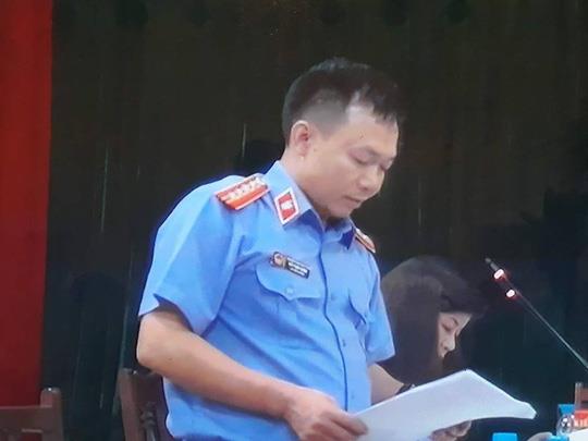 Đại diện Viện kiểm sát đọc đề nghị các mức án.