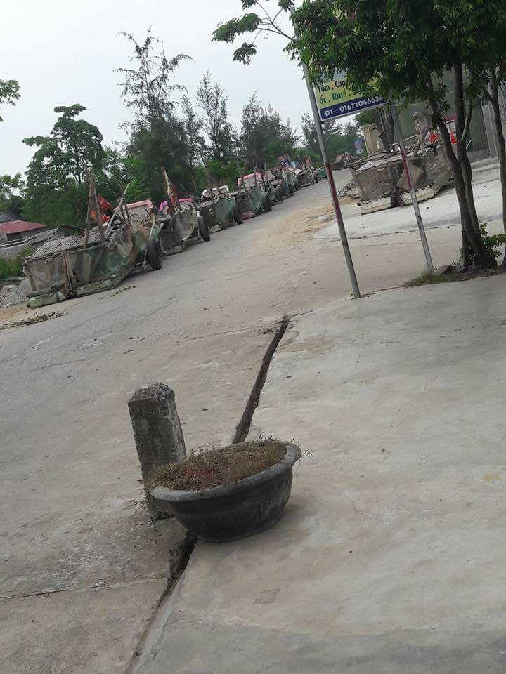 Người dân huyện Diễn Châu, Nghệ An đã được các thuyền bè lên bờ để trú bão (ảnh D.N)