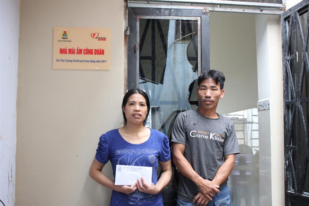 Mùa mưa bão nay chị Tuấn đã không còn phải “bỏ nhà” đi trốn như mọi năm nữa. Ảnh: XUÂN HẬU