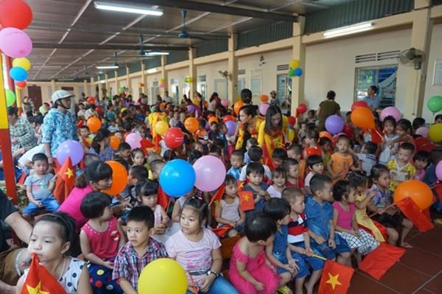 Tiền trường đầu năm trở thành gánh nặng cho nhiều phụ huynh. Ảnh: QĐ