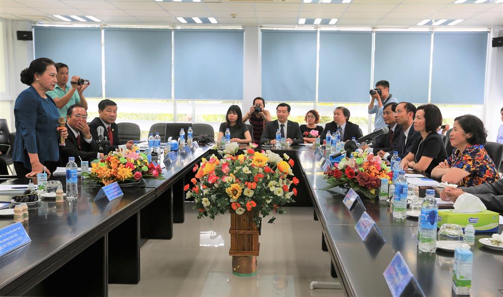 : Chủ tịch Quốc Hội và lãnh đạo tỉnh Bình Dương làm việc với lãnh đạo công ty Vinamilk