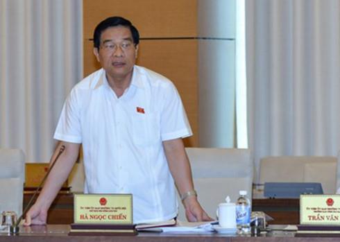 Ông Hà Ngọc Chiến – Chủ tịch Hội đồng Dân tộc: “Bao nhiêu đối tượng truy nã trốn ở nước ngoài?”