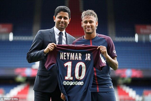 Tiền là thứ mà ông chủ Nasser của PSG không thiếu. Ảnh: Getty.