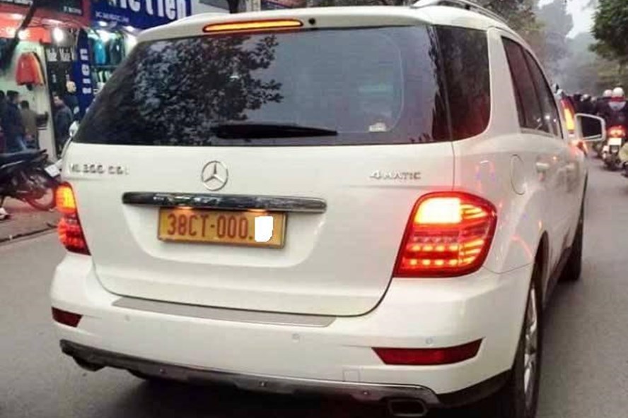 Xe biển 38CT chuyển sang biển trắng phải nộp mức thuế cao. Ảnh: CTV