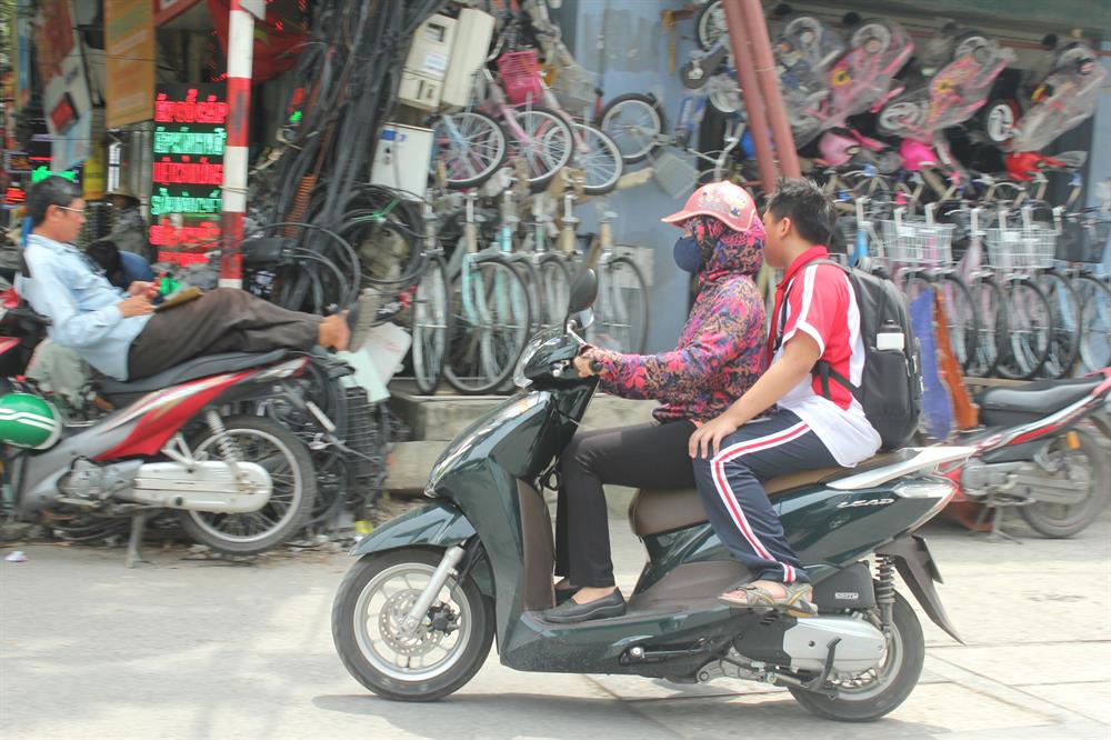 hoc-sinh-sinh-vien-vi-pham-luat-giao-thong