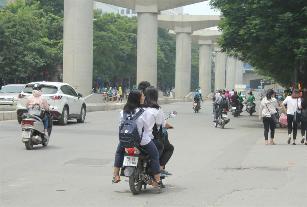 hoc-sinh-sinh-vien-vi-pham-luat-giao-thong