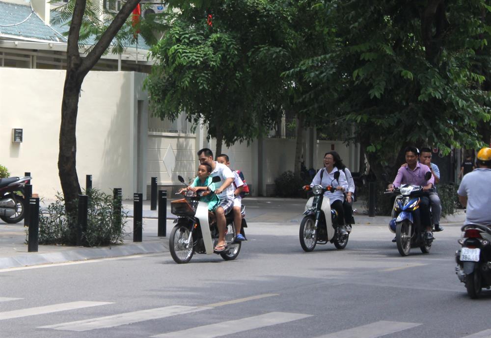 hoc-sinh-sinh-vien-vi-pham-luat-giao-thong