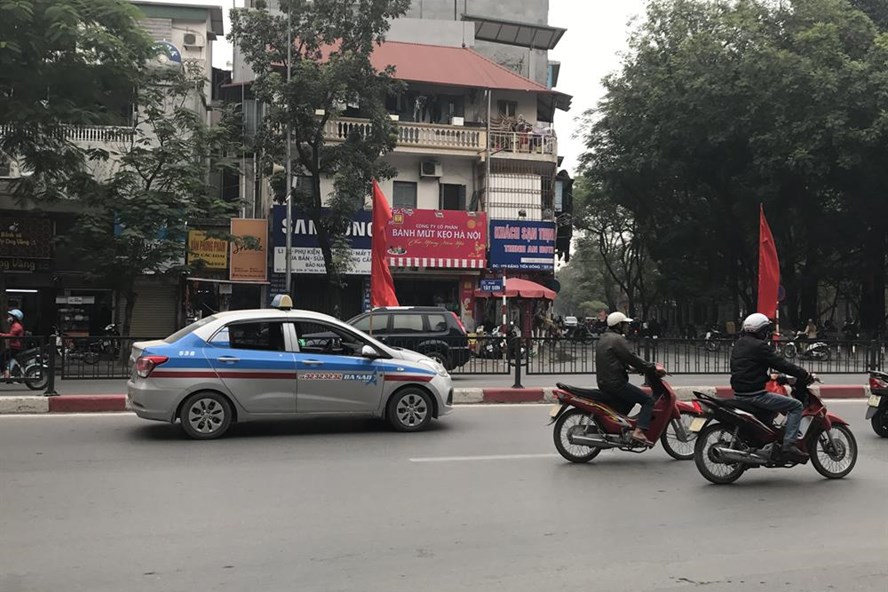 Một số doanh nghiệp taxi rậm rịch tính phương án tăng cước. Ảnh: PV