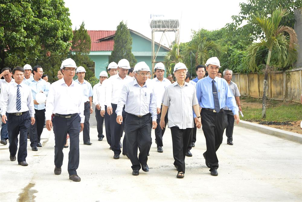 Vực dậy một nhà máy đang chông chênh, lạc hướng