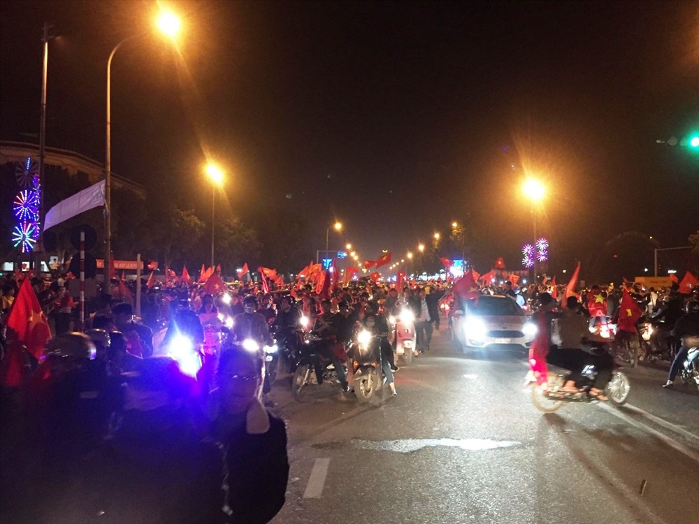 Thành Vinh trắng đêm mừng chiến thắng “không tưởng" của U23 Việt Nam 