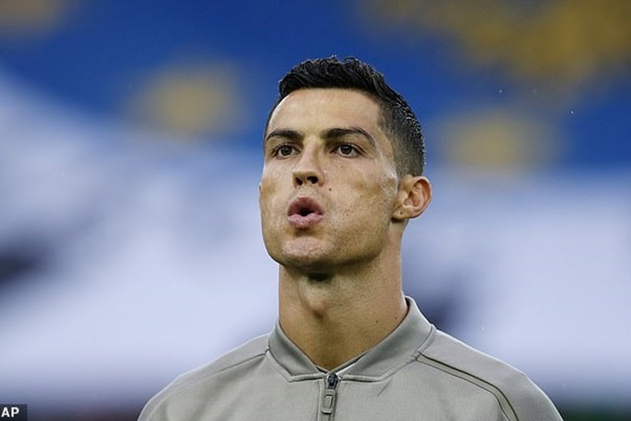 Cristiano Ronaldo đang có những vướng mắc liên quan đến chuyện đời tư 9 năm trước. Ảnh: AP.