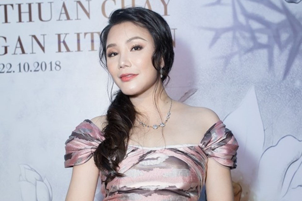 Tiết lộ lý do Hồ Quỳnh Hương "biến mất" khỏi showbiz nhiều tháng qua Tiết lộ lý do Hồ Quỳnh Hương "biến mất" khỏi showbiz nhiều tháng qua