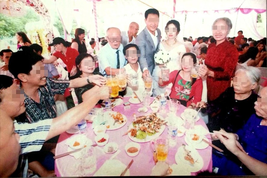 Hình ảnh đám cưới tại nhà ông Nguyễn Văn Nhiên vào trưa ngày 8.7.2018. Ảnh: T.Liên.