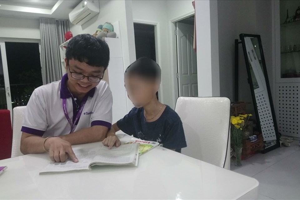 “Thầy đi về đi, em không học đâu” “Thầy đi về đi, em không học đâu”