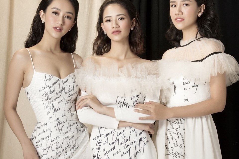 Lộ diện 2 cô em gái xinh đẹp của Hoa hậu Hà Thu Lộ diện 2 cô em gái xinh đẹp của Hoa hậu Hà Thu