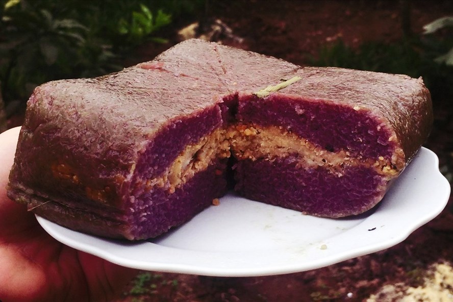 Món bánh quý của Tây Bắc. Ảnh. Hoàng Huế