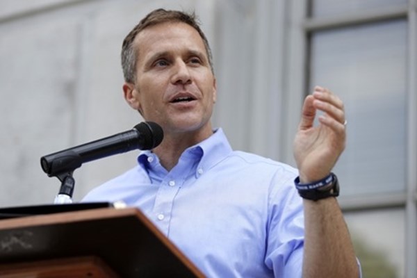 Nóng nhất hôm nay: Thống đốc Mỹ bị truy tố vì chụp trộm phụ nữ khỏa thân