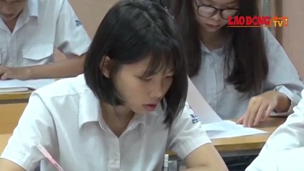 Giữa tranh cãi hình phạt quỳ gối, trường chuyên trị học sinh hư có cách xử phạt siêu độc