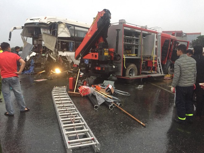 Xe khách đâm xe cứu hỏa: Tài xế xe khách không thể bị coi là có lỗi mà là nạn nhân