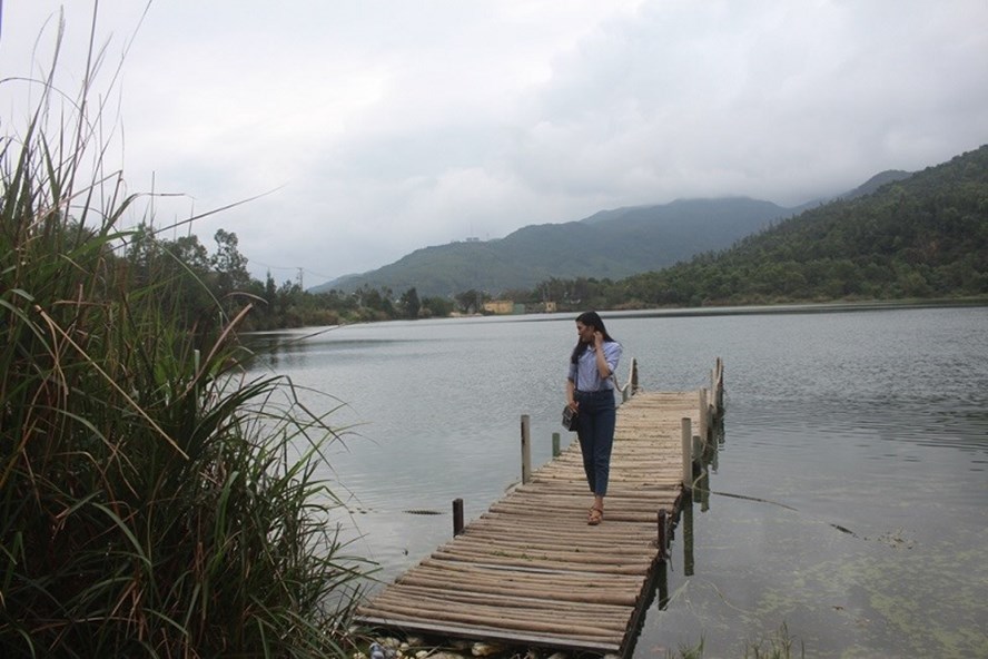 Hồ Xanh hay còn gọi Hồ Bãi Bụt. Ảnh: PV