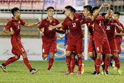 Đá cho Maroc bị đuổi 2 người, U19 Việt Nam quá "đen" khi phải chia điểm Đá cho Maroc bị đuổi 2 người, U19 Việt Nam quá "đen" khi phải chia điểm