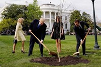 Nóng nhất hôm nay: Món quà Tổng thống Pháp tặng Tổng thống Mỹ tại Nhà Trắng biến mất bí ẩn