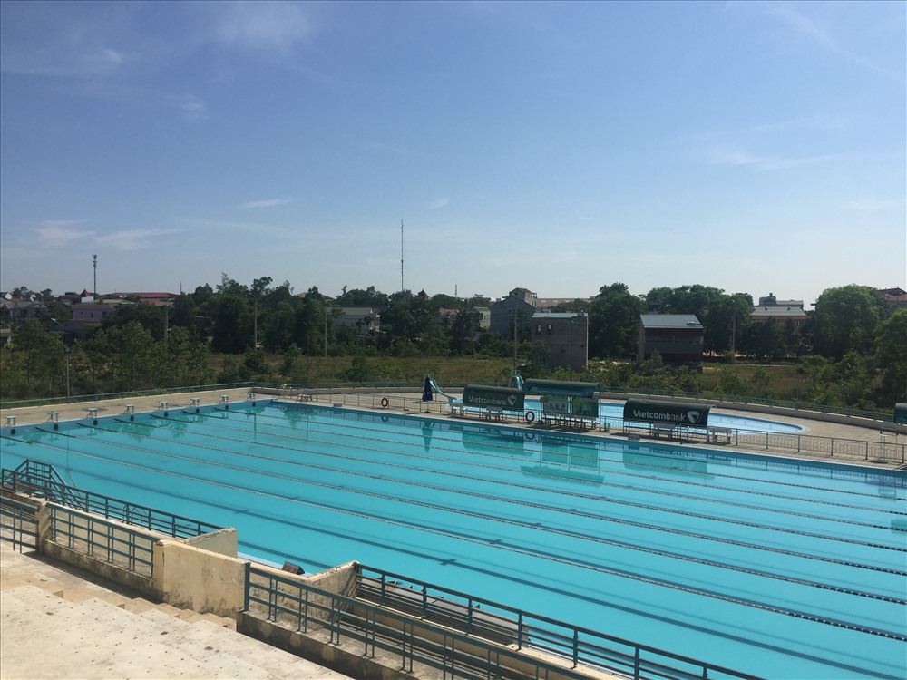 hoc sinh lop 1 tu vong do duoi nuoc tai be boi tong hop