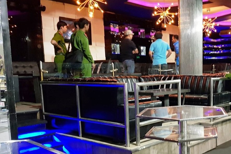 Lực lượng chức năng tỉnh Lâm Đồng khám nghiệm hiện trường.