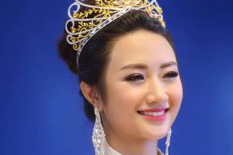 Hình ảnh thời điểm đăng quang của Hoa hậu Thu Ngân.