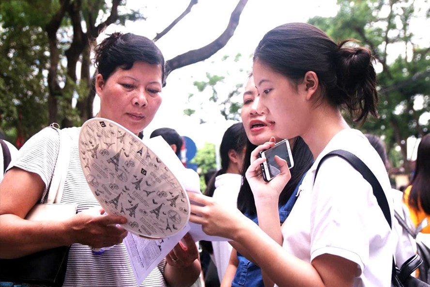 Dự kiến điểm chuẩn của các trường đại học sẽ giảm so với năm 2017. Ảnh: Phan Anh