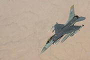 Tiêm kích F-16 xuất kích chặn máy bay lạ "léng phéng" gần khu nghỉ dưỡng của ông Trump Tiêm kích F-16 xuất kích chặn máy bay lạ "léng phéng" gần khu nghỉ dưỡng của ông Trump