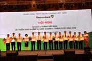 Vietcombank công bố lợi nhuận trước thuế hơn 7.700 tỉ đồng trong 6 tháng đầu năm Vietcombank công bố lợi nhuận trước thuế hơn 7.700 tỉ đồng trong 6 tháng đầu năm