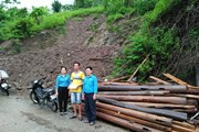 LĐLĐ tỉnh Sơn La hỗ trợ đoàn viên bị thiệt hại do mưa lũ LĐLĐ tỉnh Sơn La hỗ trợ đoàn viên bị thiệt hại do mưa lũ