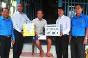 “Hơi ấm công đoàn” trên quê hương Bác Tôn “Hơi ấm công đoàn” trên quê hương Bác Tôn