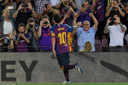 Messi cân cả đội, Barca thắng Alaves 3 - 0 trong ngày ra quân