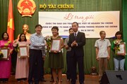 Báo Lao Động đạt giải báo chí toàn quốc về ngành Tài chính Báo Lao Động đạt giải báo chí toàn quốc về ngành Tài chính