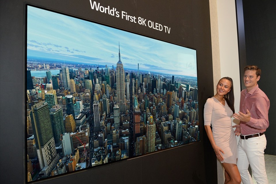 Thế giới đón chào TV OLED có độ phân giải 8K đầu tiên Thế giới đón chào TV OLED có độ phân giải 8K đầu tiên