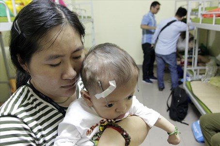 Cảnh đời khó khăn của bệnh nhân sau vụ cháy gần Viện Nhi