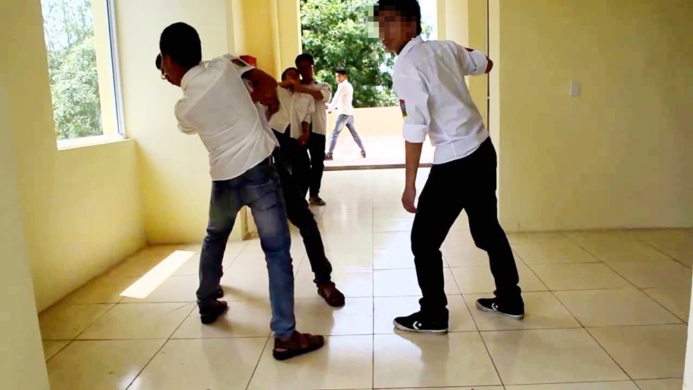 Nam sinh dÃ¹ng dao ÄÃ¢m trá»ng thÆ°Æ¡ng báº¡n cÃ¹ng lá»p vÃ¬ xáº£y ra mÃ¢u thuáº«n trong viá»c mÆ°á»£n sÃ¡ch. áº¢nh minh há»a.