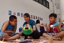 Các em nhỏ vui Tết Trung thu tại Bảo tàng Dân tộc học Việt Nam (Hà Nội).