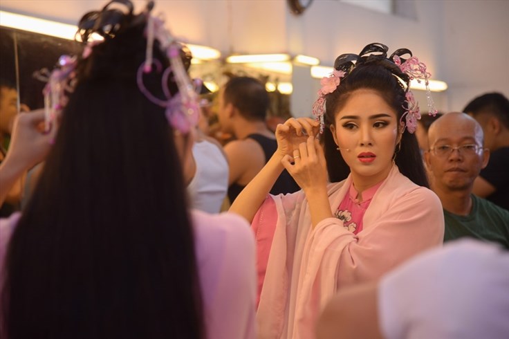 Sau 37 suất diễn, Lê Phương chia sẻ cảm xúc về "Tiên Nga" Sau 37 suất diễn, Lê Phương chia sẻ cảm xúc về "Tiên Nga"