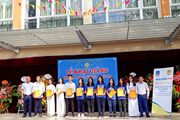 Bảo hiểm PVI trao học bổng, quà tặng và bảo hiểm cho học sinh, sinh viên nhân dịp năm học mới Bảo hiểm PVI trao học bổng, quà tặng và bảo hiểm cho học sinh, sinh viên nhân dịp năm học mới