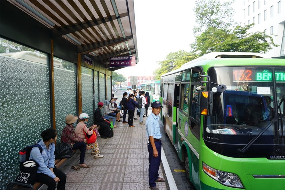 Mỗi năm TPHCM rót 1.000 tỉ đồng trợ giá nhưng khách đi buýt đang có xu hướng giảm. Ảnh: M.Q Mỗi năm TPHCM rót 1.000 tỉ đồng trợ giá nhưng khách đi buýt đang có xu hướng giảm. Ảnh: M.Q