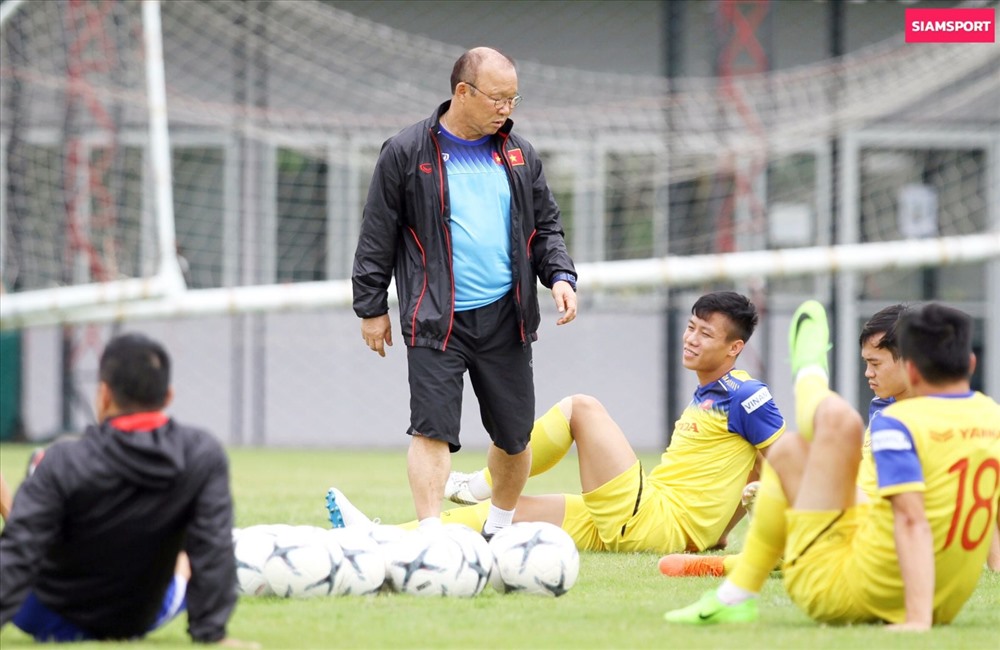 HLV Park Hang-seo lại đau đầu khi ĐT Việt Nam có thêm ca chấn thương. Ảnh: Siam Sport