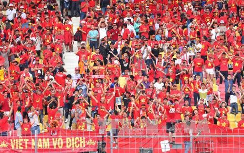 Hơn 30 camera an ninh được lắp trong khán đài và khu vực hành lang bên ngoài.