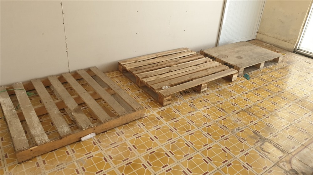 Toàn bộ số sản phẩm Xương khớp Ông Bồng trong 2 phòng kho được PV Lao Động ghi nhận trước đó đã hoàn toàn “bốc hơi“.