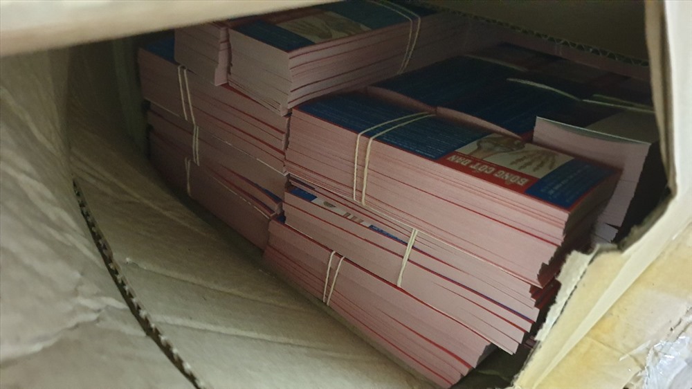 Hàng loạt vỏ hộp Bồng Cốt Đan trong nhiều thùng carton được lực lượng chức năng phát hiện.