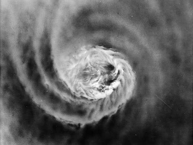 Trước Hagibis, đây là 5 cơn siêu bão kinh hoàng nhất lịch sử Châu Á - Ảnh 5.